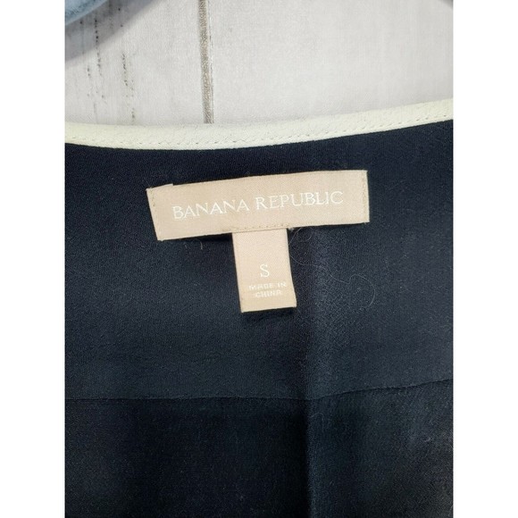 Banana Republic Black 100% Rayon Button Up Tank Top Size Small EUC - Picture 2 of 6